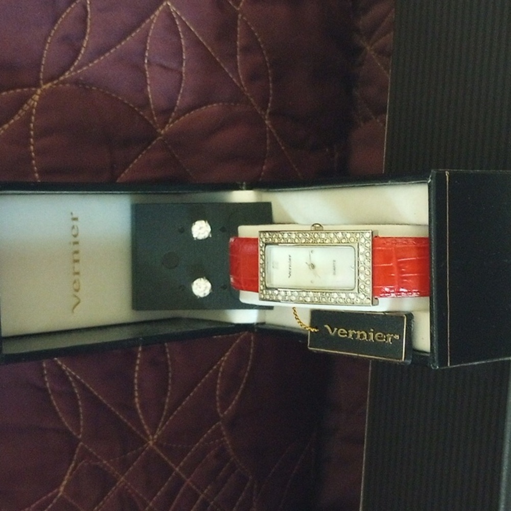 Vernier tank style dress watch - Picture 2 of 6
